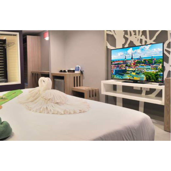 Téléviseur LED-LCD intelligent Samsung 890 HG49NE890UF 49" - 4K UHDTV - Argent HG49NE890UFXZA