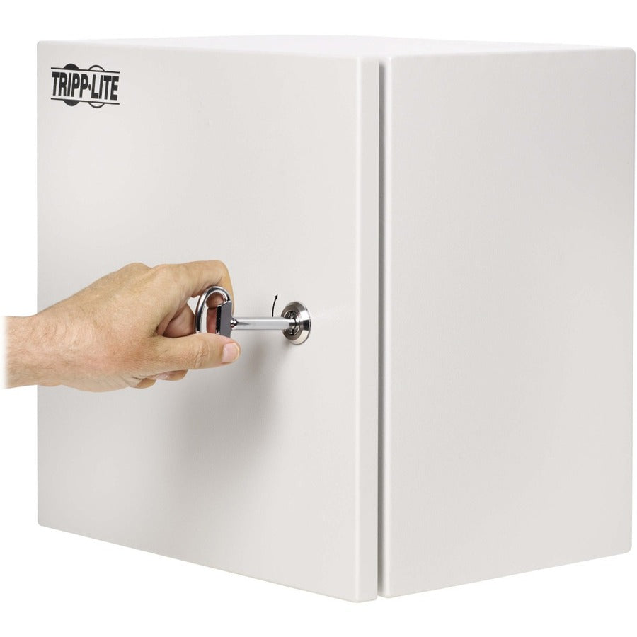 Boîtier extérieur métallique verrouillable industriel Tripp Lite par Eaton SRIN4121210 SRIN4121210