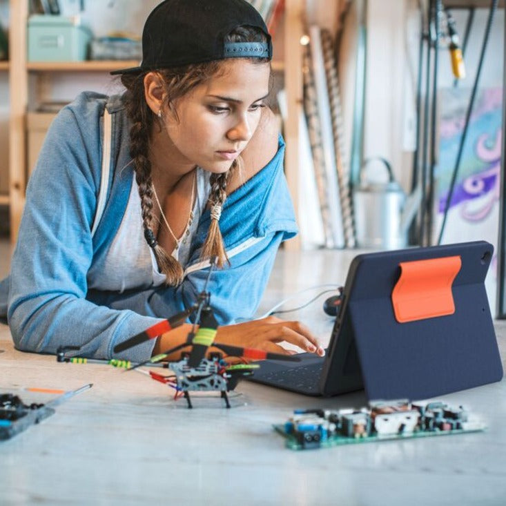 Logitech Rugged Combo 3 Touch Keyboard Case with Trackpad for iPad® (7th, 8th and 9th generation) - Blue (brown box) 920-010342