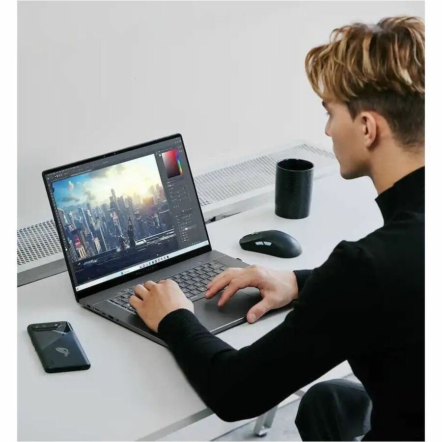 Ordinateur portable de jeu Asus ROG Zephyrus G16 GU605 GU605MY-DS91-CA 16" - 2,5K - Intel Core Ultra 9 185H - 32 Go - SSD 2 To GU605MY-DS91-CA