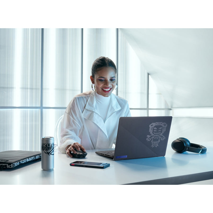 Ordinateur portable de jeu Asus ROG Zephyrus G14 GA402 GA402NV-DS71-CA 14" - QHD+ - AMD Ryzen 7 7735HS - 16 Go - SSD 1 To GA402NV-DS71-CA