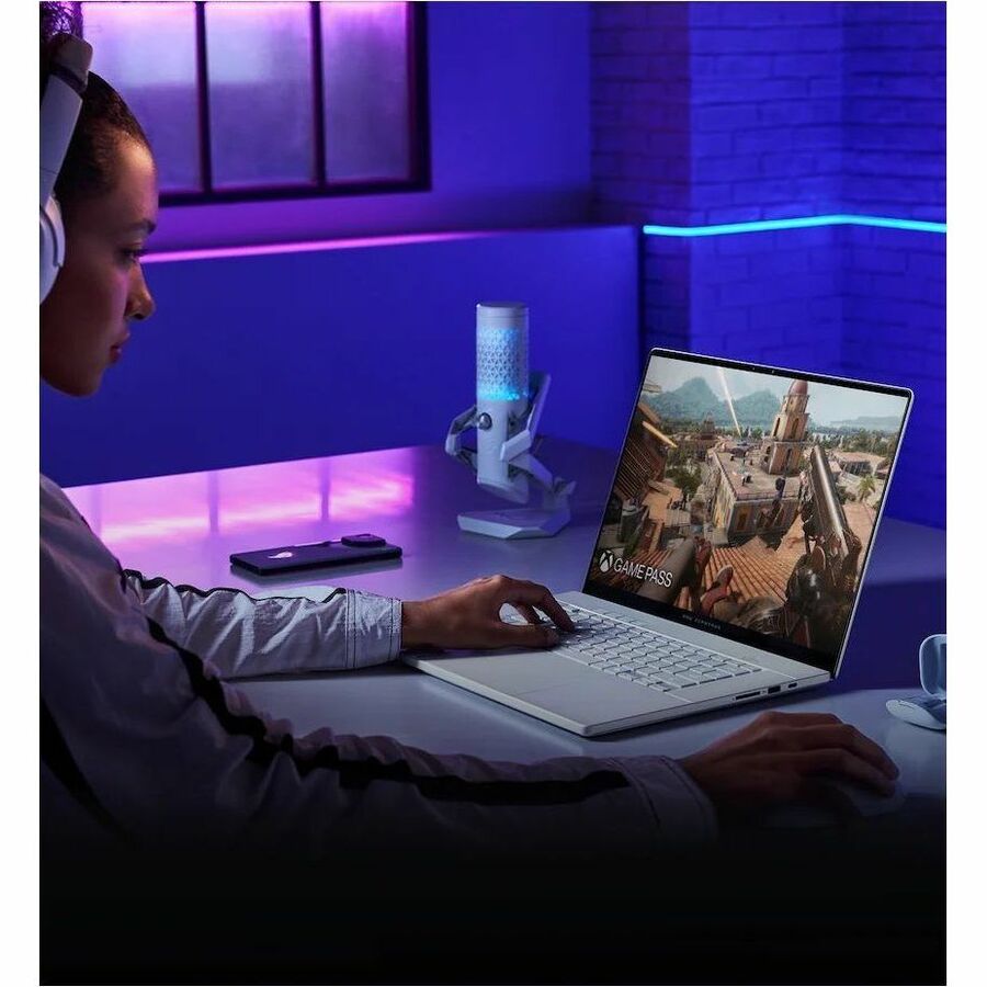 Ordinateur portable de jeu Asus ROG Zephyrus G16 GA605 GA605WV-XB96 16" - 2,5K - AMD Ryzen AI 9 370 - 32 Go - SSD 1 To - Blanc platine GA605WV-XB96