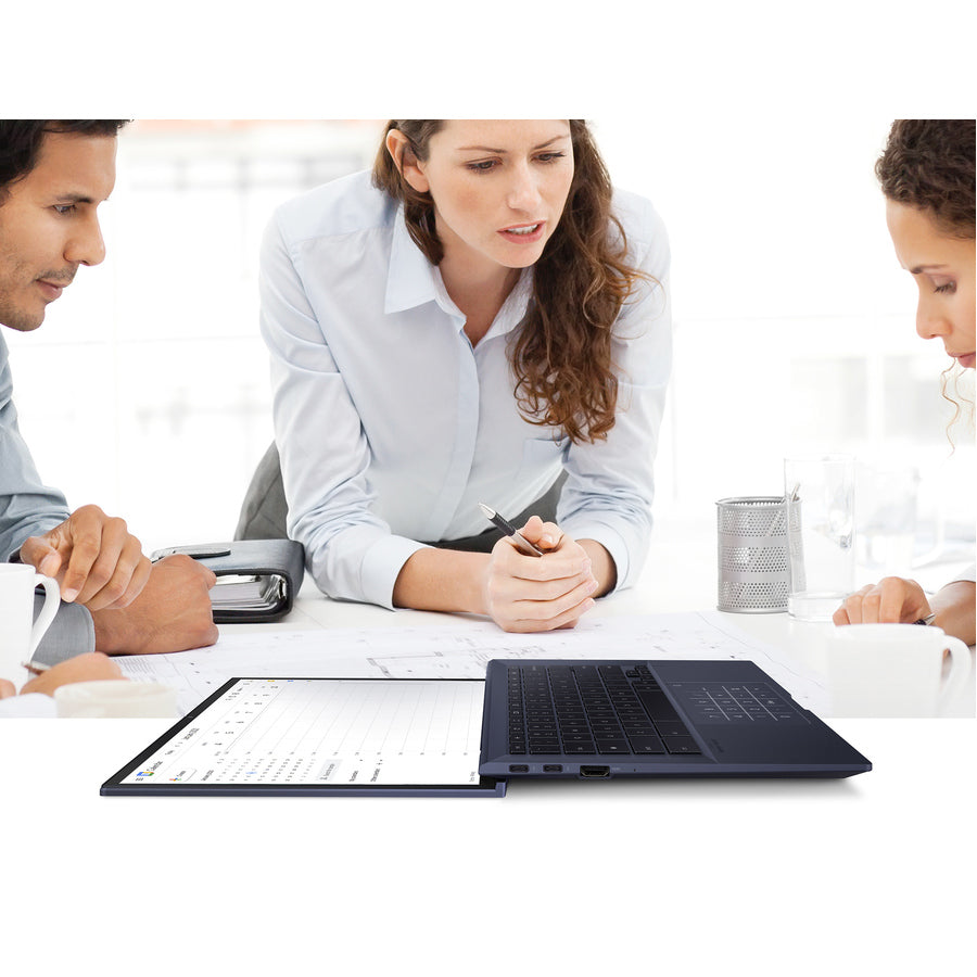 Asus Chromebook CX9400 CX9400CEA-Q1EN-CB Chromebook tactile 14" - Full HD - Intel Core i5 11e génération i5-1135G7 - Plateforme Intel Evo - 8 Go - SSD 256 Go - Noir étoilé CX9400CEA-Q1EN-CB