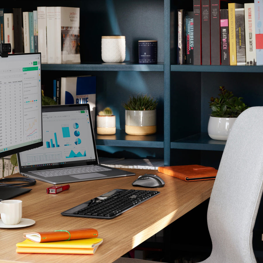 Clavier solaire sans fil Logitech K750 pour Windows, sans fil 2,4 GHz avec récepteur USB Unifying, ultra-mince, compatible avec PC, ordinateur portable 920-002912