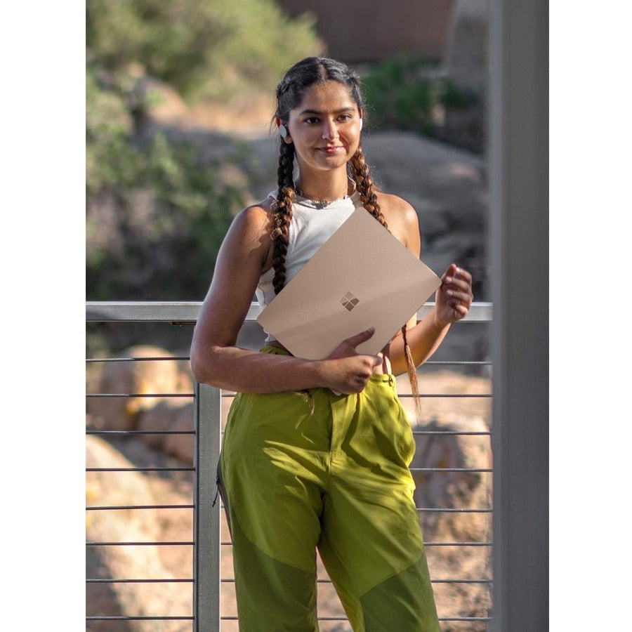 Ordinateur portable Microsoft Surface Laptop 5 13,5" à écran tactile - Intel Core i5 12e génération i5-1245U - Plateforme Intel Evo - 16 Go - SSD 512 Go - Clavier anglais - Sandstone R8Q-00058