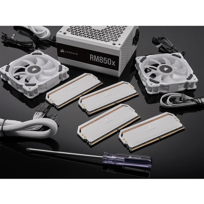 Kit de mémoire Corsair Dominator Platinum RGB 32 Go (2 x 16 Go) DDR5 DRAM 6 200 MHz C36 - Blanc CMT32GX5M2X6200C36W