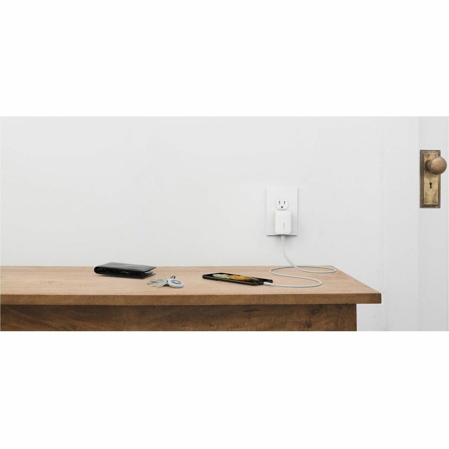 Chargeur mural Belkin BoostCharge USB-C PD 3.0 PPS 30 W + câble USB-C vers USB-C WCA005DQ1MWH-B6