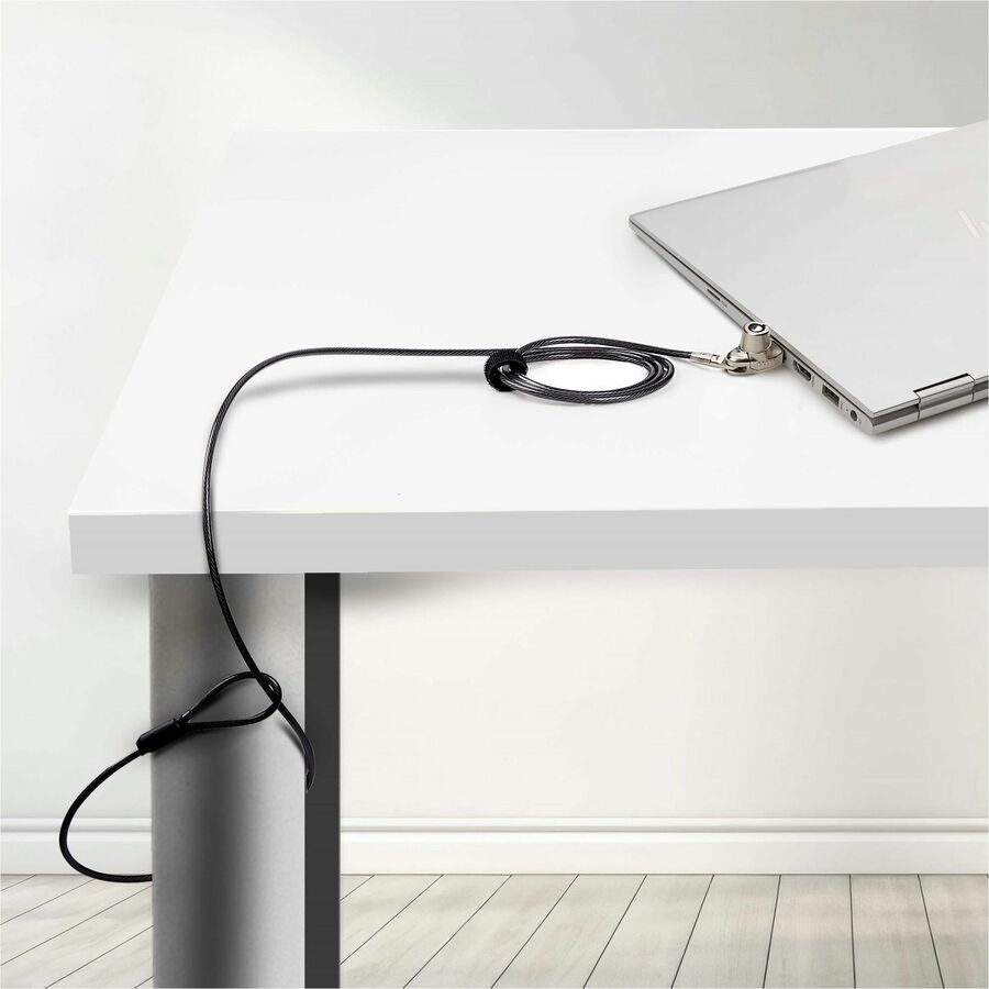 StarTech.com Câble de verrouillage à clé Slim Lock Noble Wedge® compatible avec les fentes, 2 m, sécurité antivol pour ordinateur portable/notebook SNBLK-LAPTOP-LOCK