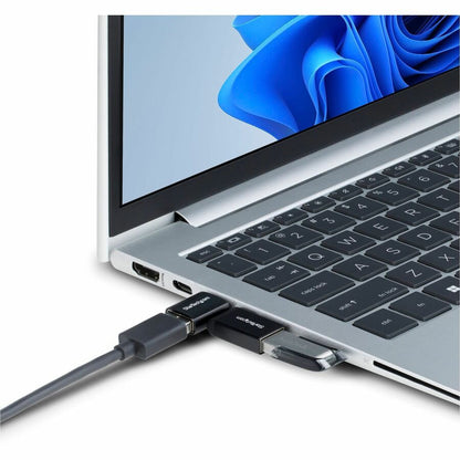 StarTech.com Adaptateur USB-C vers USB-A à angle droit, USB 5 Gbit/s, adaptateur compact USB-C mâle vers USB-A femelle, boîtier métallique durable, M/F USB31CAADGCPRA