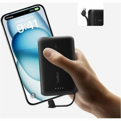 Batterie externe Belkin BoostCharge 10K avec câble intégré BPB021fqBK