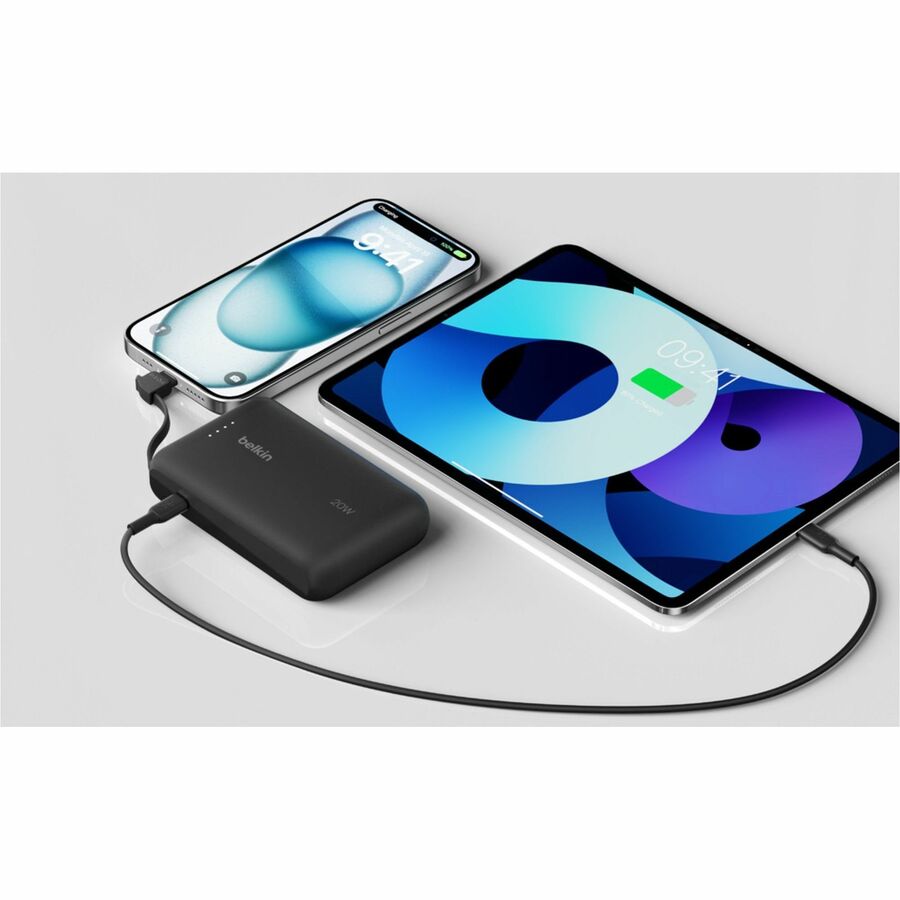 Batterie externe Belkin BoostCharge 10K avec câble intégré BPB021fqBK