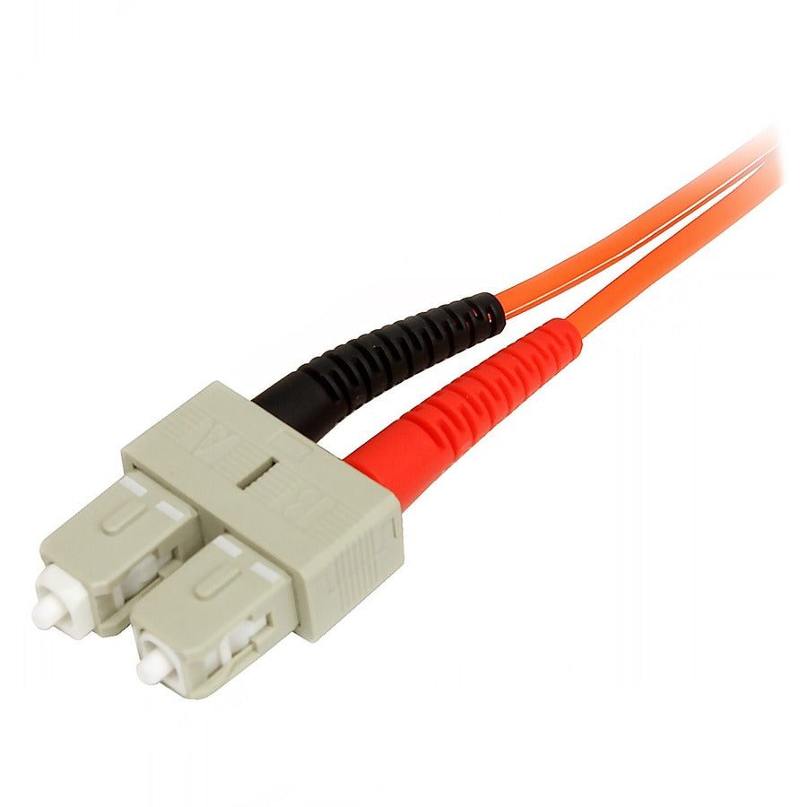 Câble à fibre optique StarTech.com de 2 m - Multimode Duplex 50/125 - Cordon de raccordement à fibre optique LSZH - LC/SC 50FIBLCSC2