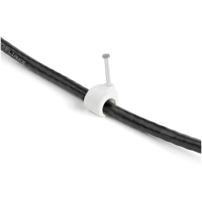 StarTech.com Lot de 100 clips de câble XL avec clou - Pinces à clouer réutilisables - Clips de montage/maintien de cordon - Attaches de câbles blanches TAA CBMNMCC4