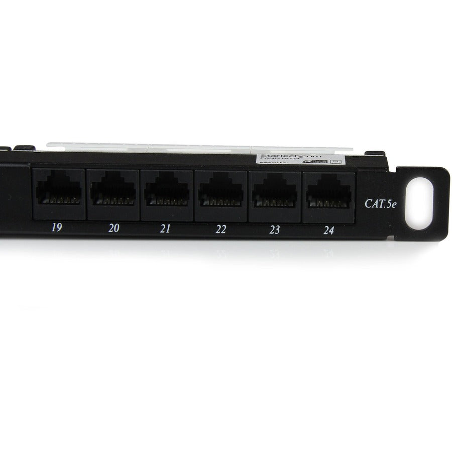 Panneau de brassage StarTech.com 24 ports 0,5U Cat5e - Panneau de brassage Ethernet RJ45 Cat 5e 110 à montage en rack PANELHU24