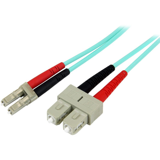Câble à fibre optique StarTech.com de 10 m - 10 Gb Aqua - Duplex multimode 50/125 - LSZH - LC/SC - OM3 - Câble de raccordement à fibre optique LC vers SC A50FBLCSC10