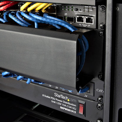 StarTech.com Panneau de gestion des câbles pour rack 2U avec couvercle CMDUCT2U2