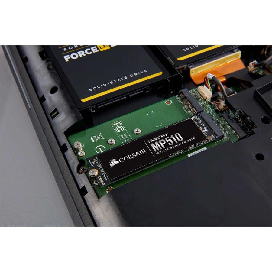 Disque SSD Corsair Force MP510 4 To - M.2 2280 interne - PCI Express NVMe (PCI Express NVMe 3.0 x4) CSSD-F4000GBMP510