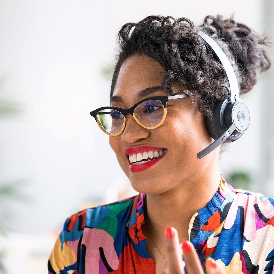 Casque Bluetooth sans fil supra-auriculaire Logitech Zone 900 avec microphone antibruit avancé, connectez jusqu'à 6 appareils sans fil avec un récepteur, accès rapide à ANC et Bluetooth 981-001100