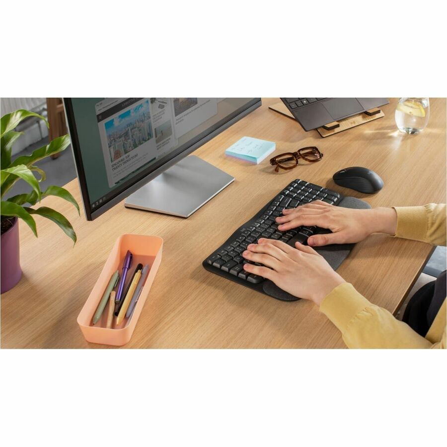 Logitech Wave Keys MK670 Keyboard & Mouse 920-012517