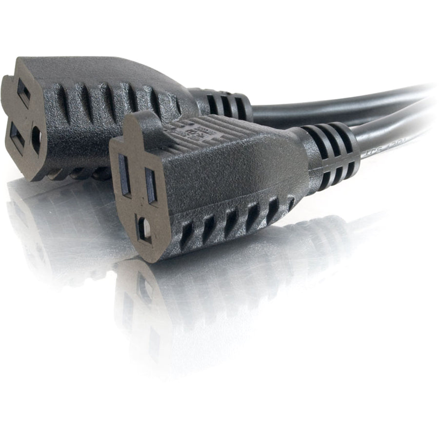Répartiteur de cordon d'alimentation 1 à 2 C2G 6 pi 16 AWG (1 NEMA 5-15P à 2 NEMA 5-15R) 29807