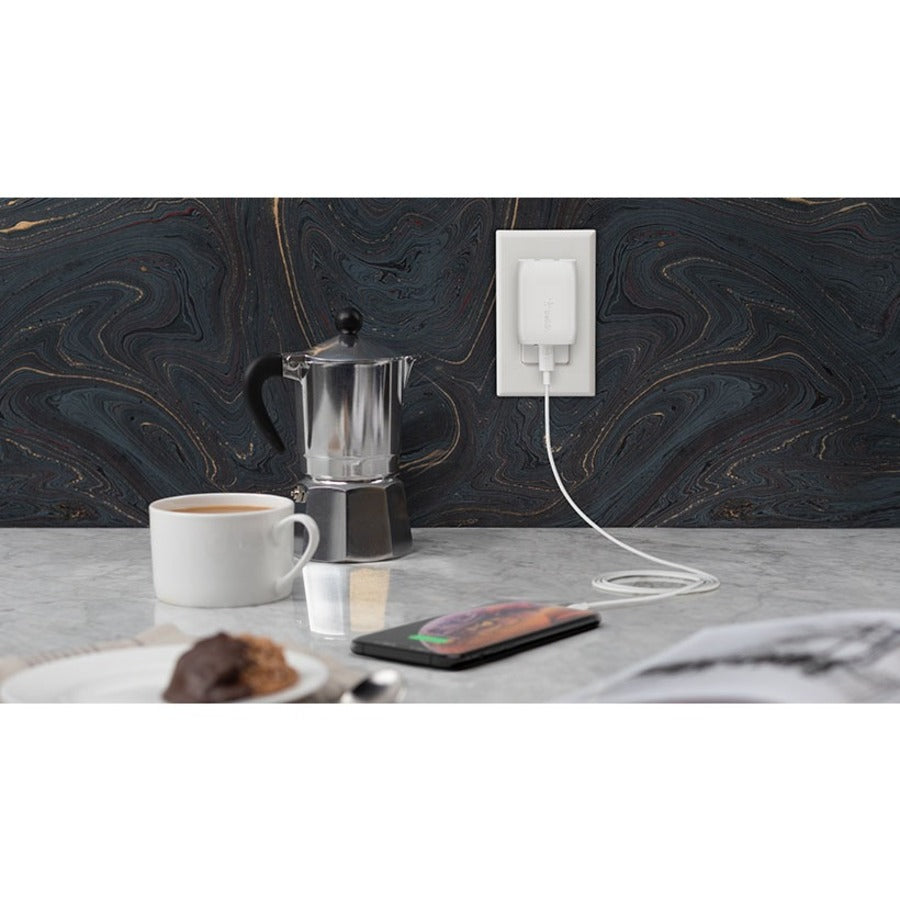 Chargeur mural Belkin BOOST↑CHARGE USB-C 18 W + câble USB-C vers Lightning F7U096DQ04-WHT