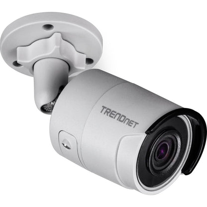 Caméra réseau Bullet PoE 8MP 4K H.265 120 dB WDR TRENDnet pour intérieur/extérieur, TV-IP1318PI, boîtier IP67 résistant aux intempéries, vision nocturne infrarouge SmartCovert jusqu'à 30 m (98 pi), emplacement pour carte microSD TV-IP1318PI