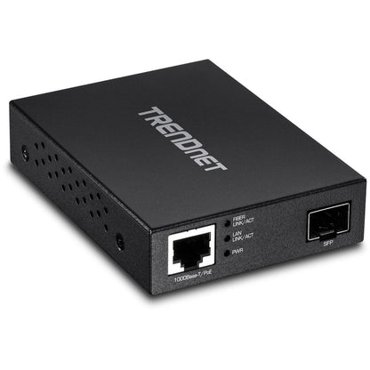 Convertisseur de média fibre optique TRENDnet Gigabit Poe Pd SFP ; convertisseur de média fibre 100/1000Base-T vers SFP alimenté par Poe ; conception compacte ; TFC-PGSFP TFC-PGSFP