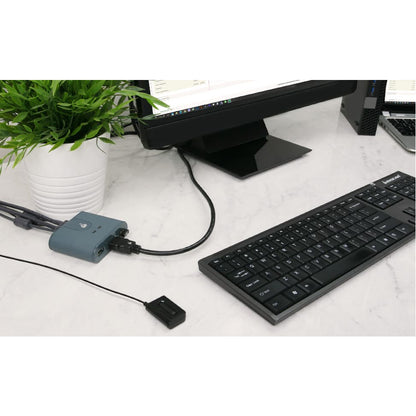 Commutateur KVM Full HD à 2 ports IOGEAR avec connexions HDMI et USB GCS32HU