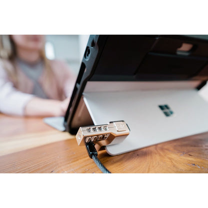 Étui de transport Kensington BlackBelt pour Microsoft Surface Pro 4, Surface Pro (5e génération), Surface Pro 6, Surface Pro 7, tablette, clavier, tablette à stylet, stylet K97951WW