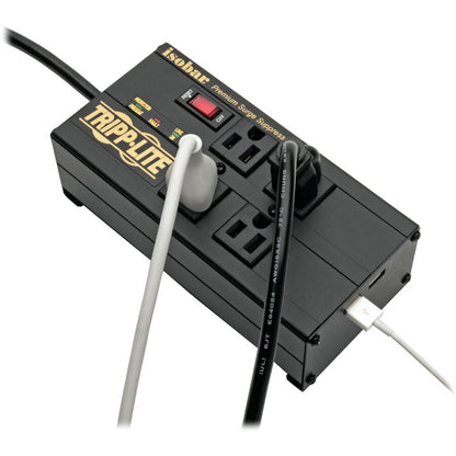 Multiprise avec parasurtenseur Tripp Lite Isobar, 4 prises, 2 ports de chargement USB, cordon de 8 pieds - 4 x NEMA 5-15R, 2 x USB - 1440 VA - 3330 J - Entrée 120 V CA IBAR4ULTRAUSBB