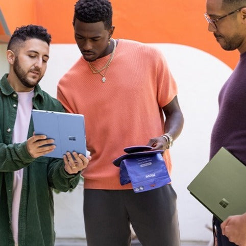 Tablette Microsoft Surface Pro 9 - 13" - Core i5 10e génération i5-1245U Deca-core (10 cœurs) - 16 Go RAM - 256 Go SSD - Windows 10 Pro 64 bits - Sapphire S7B-00036