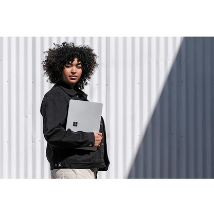 Ordinateur portable 2 en 1 convertible à écran tactile Microsoft Surface Laptop Studio 14,4" - 2400 x 1600 - Intel Core i7 11e génération i7-11370H Quad-core (4 cœurs) - 32 Go de RAM totale - 2 To SSD - Platinum AIK-00001