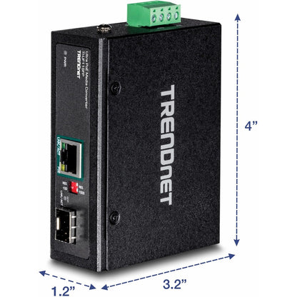 Convertisseur de média SFP vers Gigabit UPoE industriel renforcé TRENDnet ; boîtier classé IP30 ; comprend des supports pour rail DIN et muraux ; température de fonctionnement : -40 à 75 °C (-40 à 167 °F) ; TI-UF11SFP TI-UF11SFP