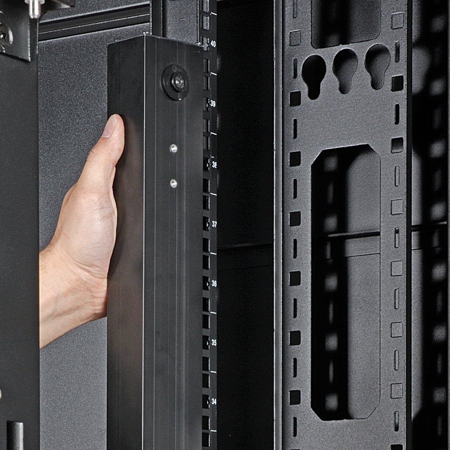 PDU3XVSR6G30A tripp Lite par Eaton avec commutateur à 24 prises PDU3XVSR6G30A