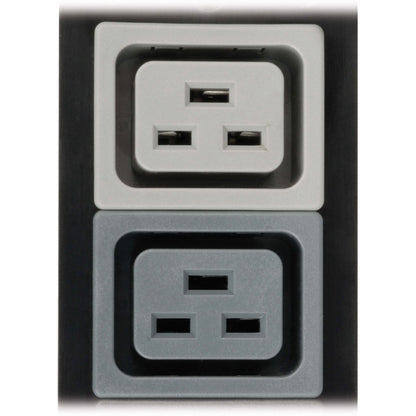 PDU 45 prises Tripp Lite par Eaton PDU3V6H50A PDU3V6H50A