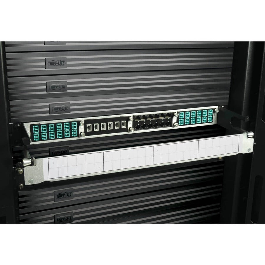 Panneau de boîtier en fibre de cuivre haute densité Tripp Lite, capacité de 4 cassettes 1U N484-01U