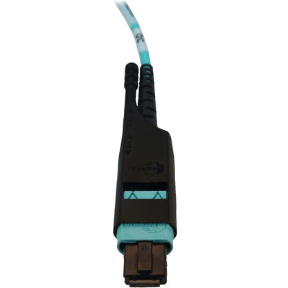 Panneau de brassage de fibre préchargé Tripp Lite par Eaton N48M-48M8L4-05 N48M-48M8L4-05
