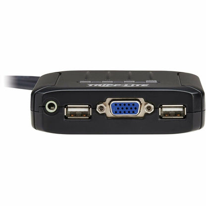 Commutateur KVM VGA 4 ports Tripp Lite par Eaton avec câbles VGA, USB et audio 3,5 mm intégrés B032-VUA4