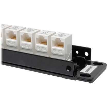 Panneau de brassage Tripp Lite Cat6 Cat5e 24 ports à profil bas, traversant, montage en rack RJ45 1U TAA N250-024-LP