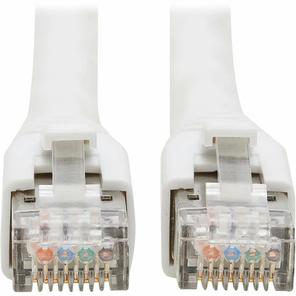 Câble Ethernet SSTP Cat8 40G sans accroc Tripp Lite par Eaton (RJ45 M/M), PoE, blanc, 0,6 m (2 pi) N272-F02-WH