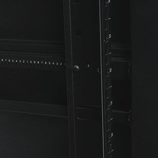 Armoire rack SmartRack SR48UBDP de Tripp Lite par Eaton SR48UBDP