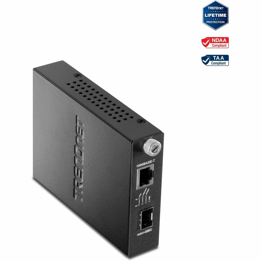 Convertisseur de média fibre optique TRENDnet 100/1000Base-T vers SFP, convertisseur fibre vers Ethernet, 1 port RJ-45 10/100/1000Base-T, 1 emplacement Mini-GBIC, protection à vie, noir, TFC-1000MGA TFC-1000MGA