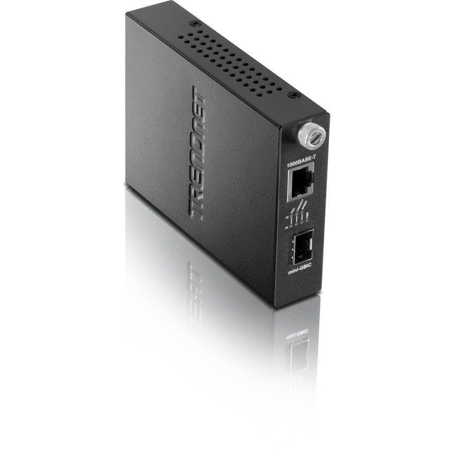 Convertisseur de média fibre optique TRENDnet 100/1000Base-T vers SFP, convertisseur fibre vers Ethernet, 1 port RJ-45 10/100/1000Base-T, 1 emplacement Mini-GBIC, protection à vie, noir, TFC-1000MGA TFC-1000MGA