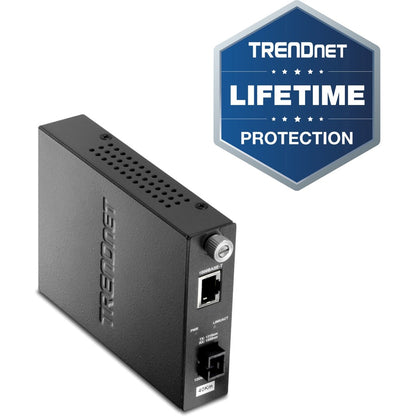 Convertisseur de média fibre optique monomode 100Base-TX vers 100Base-FX intelligent TRENDnet (40 km / 24,9 miles) ; port RJ-45 ; convertisseur fibre vers Ethernet ; protection à vie ; TFC-110S40D3i TFC-110S40D3i