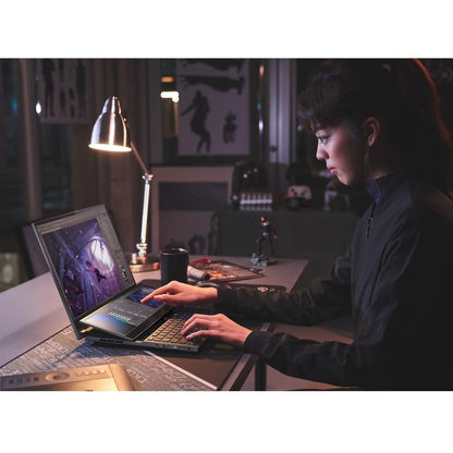 Ordinateur portable de jeu Asus ROG Zephyrus Duo 16 GX650 GX650PY-XS97 16" - QHD+ - AMD Ryzen 9 7945HX - 32 Go - SSD 2 To GX650PY-XS97