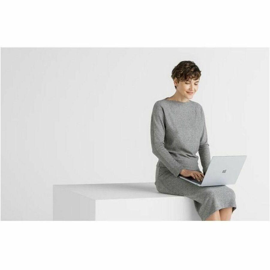 Ordinateur portable Microsoft Surface Laptop 6 13,5" à écran tactile - Intel Core Ultra 5 - 16 Go - SSD 512 Go - Clavier français - Platinum ZPX-00027