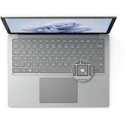 Ordinateur portable Microsoft Surface Laptop 6 13,5" à écran tactile - Intel Core Ultra 7 - 16 Go - SSD 256 Go - Clavier anglais, français - Platinum ZJV-00027