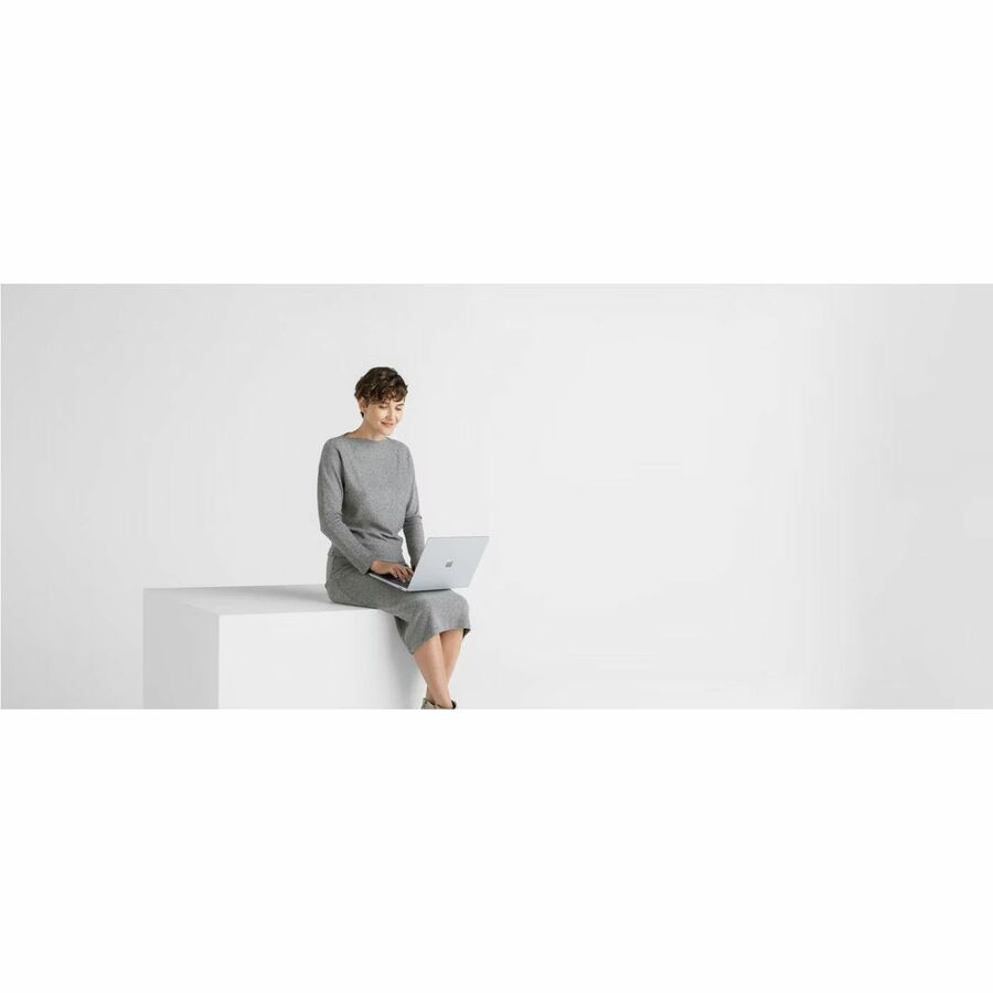 Ordinateur portable Microsoft Surface Laptop 6 13,5" à écran tactile - Intel Core Ultra 7 - 16 Go - SSD 256 Go - Clavier anglais, français - Platinum ZJV-00027