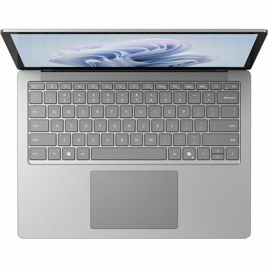 Ordinateur portable Microsoft Surface Laptop 6 13,5" à écran tactile - Intel Core i7 - 32 Go - SSD 1 To - Clavier anglais, français - Platinum ZKB-00027