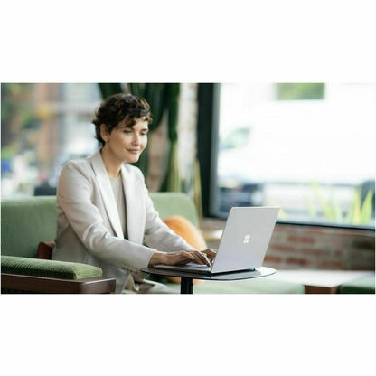 Ordinateur portable Microsoft Surface Laptop 6 13,5" à écran tactile - Intel Core i7 - 16 Go - SSD 512 Go - Clavier anglais, français - Platinum ZJW-00027